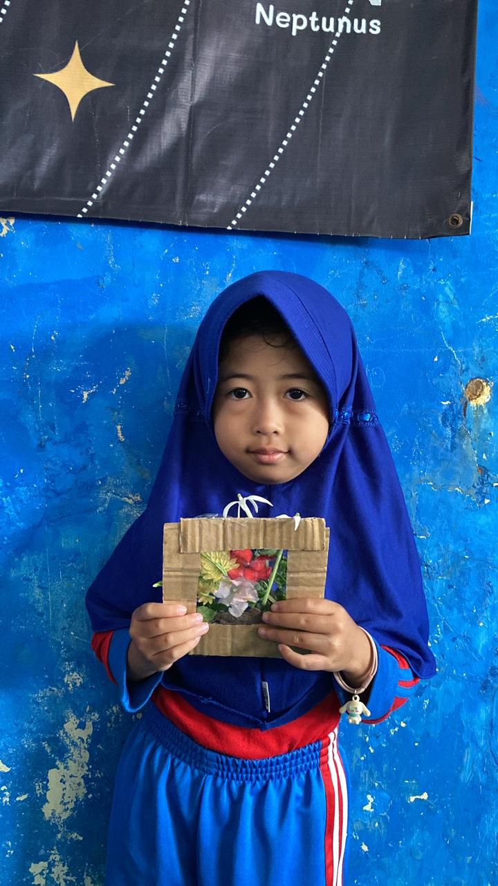 bingkai  bunga letysya